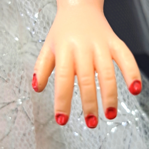 Mid-Century Modern 17" sleepy eyes bride doll - Picture 12 of 12